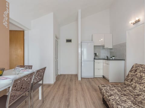 Gemütliches Appartement in Funtana mit Grill