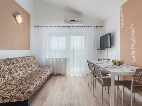 Gemütliches Appartement in Funtana mit Grill