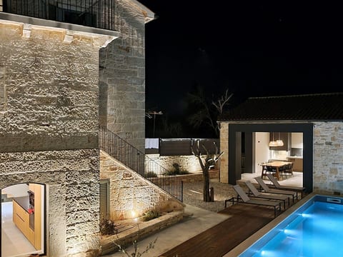 Villa Qualia - Gemütliche 4-Schlafzimmer-Villa mit beheiztem Pool