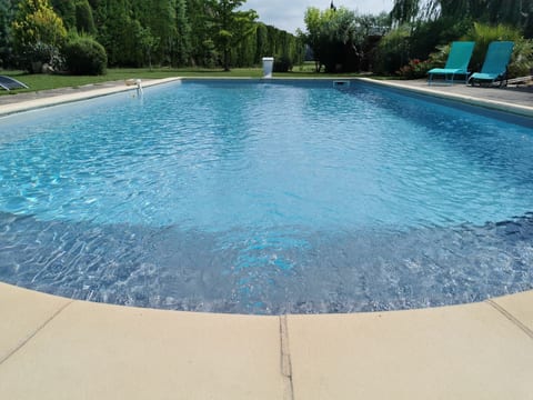 auf dem Land mit Pool