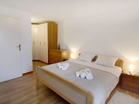 Große Wohnung in Babići mit Garten und Terrasse