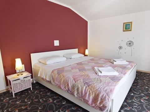 Apartment mit zwei Schlafzimmern und Meerblick in Zambratija