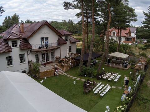 Ferienvilla mit Garten, Grill und Terrasse