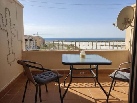 Sun Beach Aguadulce mit Parkplatz