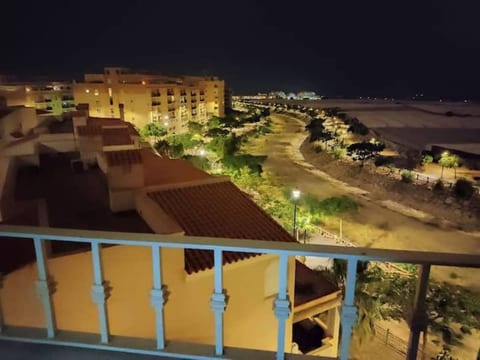 Sun Beach Aguadulce mit Parkplatz