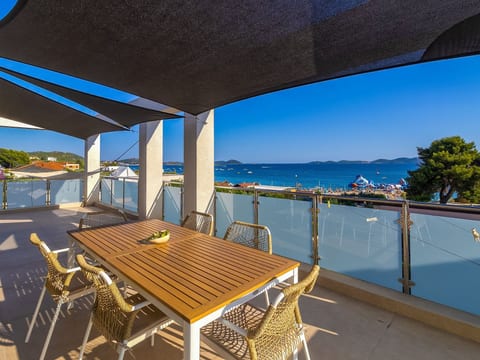 Penthouse Justina