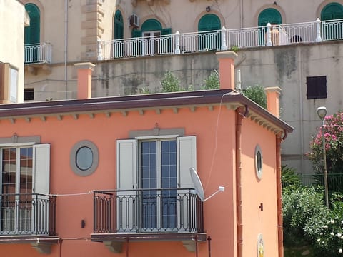 "Haus am Meer in Sizilien"