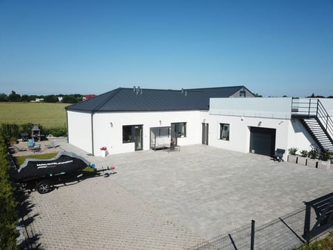 Helles Appartement in Paprotno mit Terrasse
