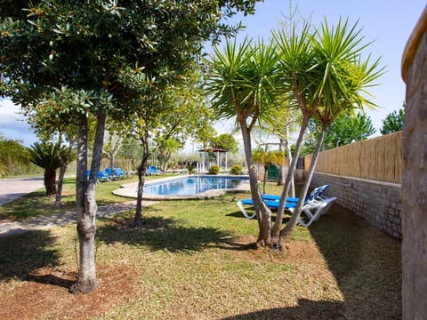 Finca mit Tennisplatz und Schwimmbad