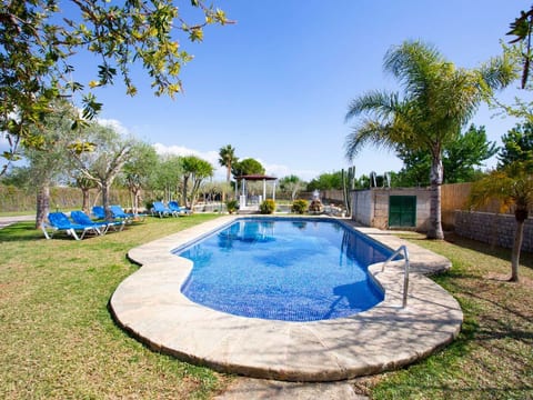 Finca mit Tennisplatz und Schwimmbad