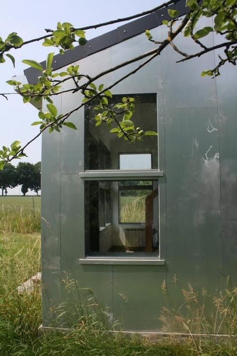 auf einem Gutshof mit eigenem Garten in ländlicher Umgebung