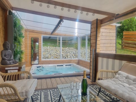 Mobilheim mit privatem Premium-Jacuzzi