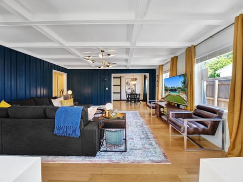 2BR - 2 bath Beheizter Pool- Familien-Haustierfreundlicher Spaß