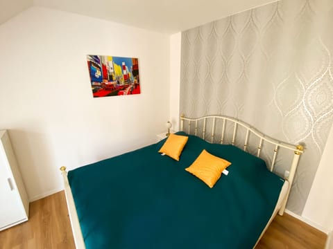 Nettes Ferienhaus in Miroszewo mit Großer Terrasse