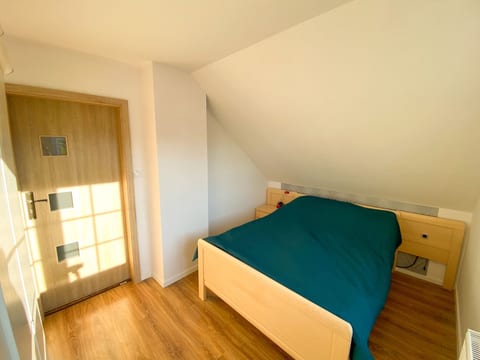 Nettes Ferienhaus in Miroszewo mit Großer Terrasse