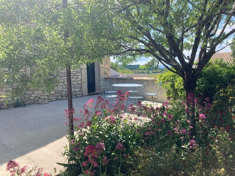 Dorfhaus in provencal mit Pool