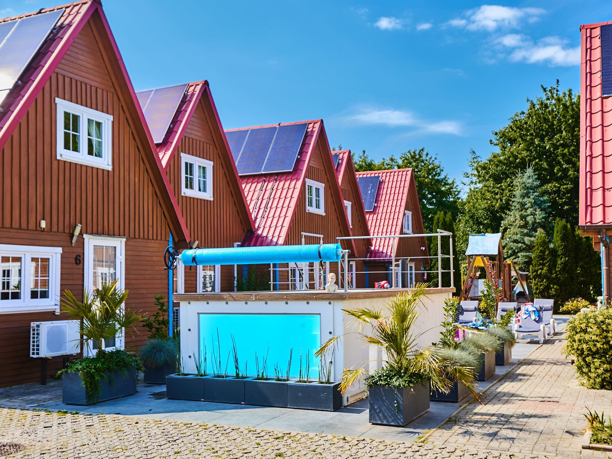 Bootshaus mit Schwimmbad