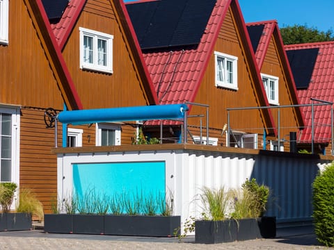 "Kapitanski" mit Schwimmbad