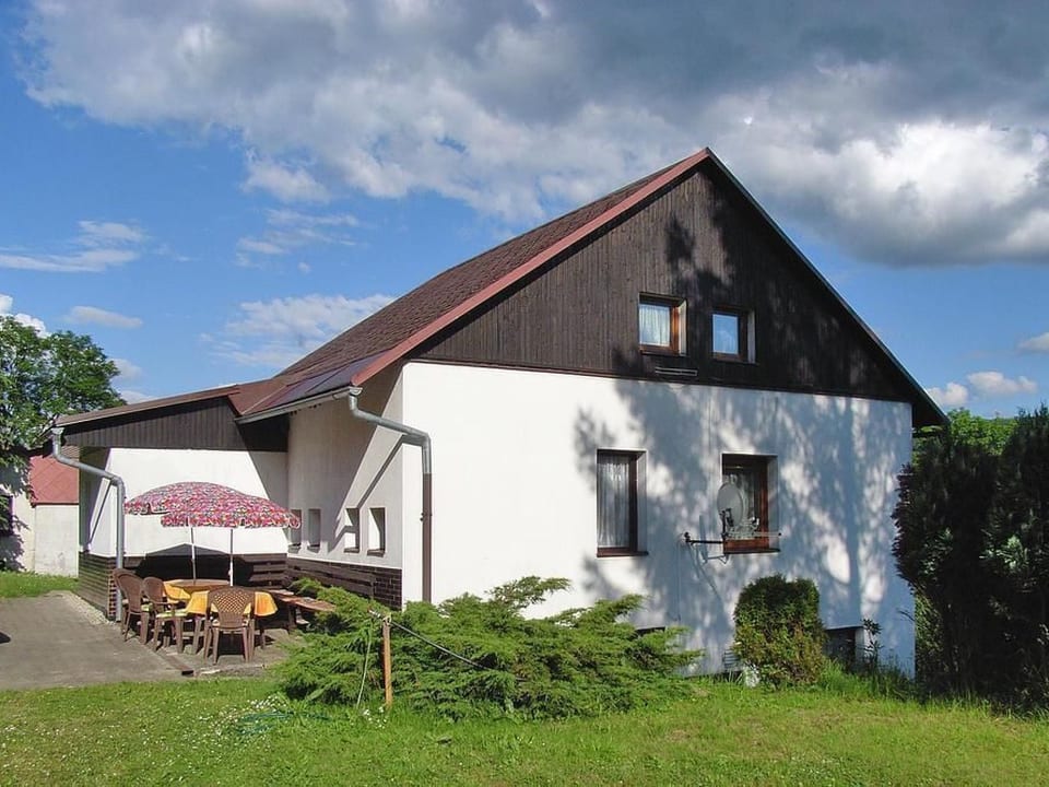 Ferienvilla mit privatem Pool - Smržovka