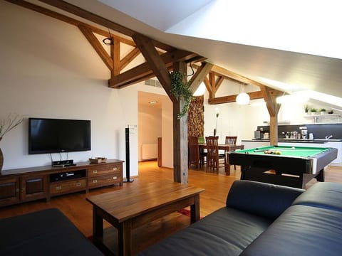 Luxuriöse Altbau-Dachgeschosswohnung in Prag