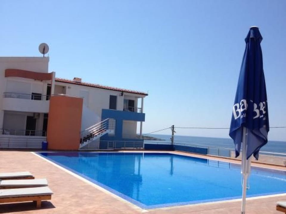 Wohnung mit Pool - Bar