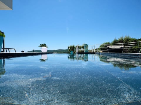 950m vom Meer, herrlicher MEERESBLICK, Pool, Jacuzzi