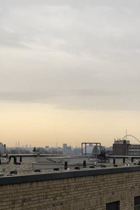 für 2 Personen ca. 300 m² in London-Harrow, London