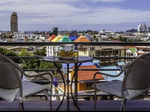 Wazzas Patong Apartment, Smart-TV und schnelles Wifi
