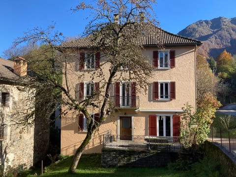 Al Sciresée House, am Fuße des geschützten Waldes