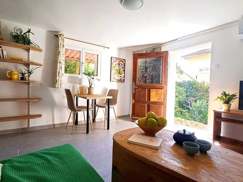 Studio "Villa l'Abeille" mit eigenem Garten