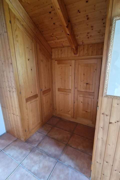 Chalet in den sonnigen Schweizer Südalpen