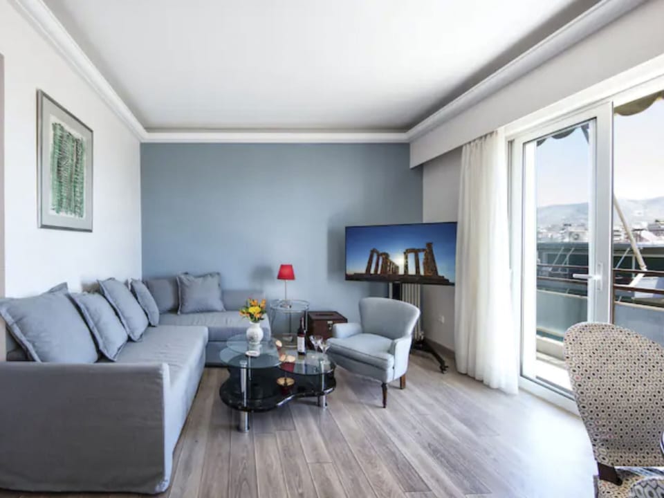 Renovated vacation apartment Alimos in Athens - Peloponnese Region