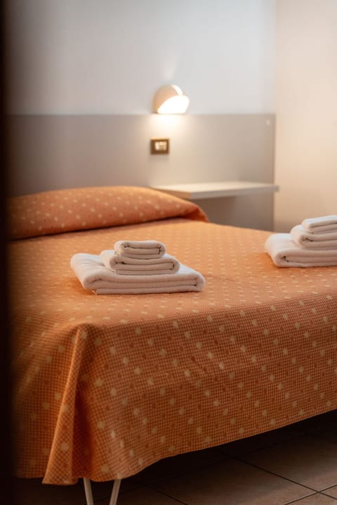 Ruhige Drei-Zimmer-Wohnung im Grünen mit Seeblick