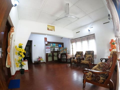 Ferienvilla "Shrinith's Place Dodanduwa"