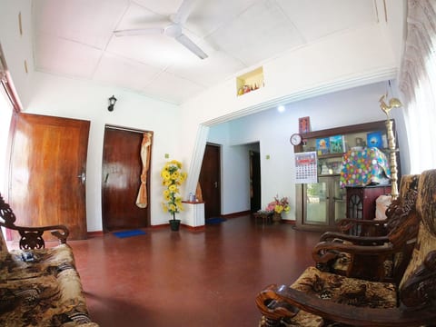 Ferienvilla "Shrinith's Place Dodanduwa"