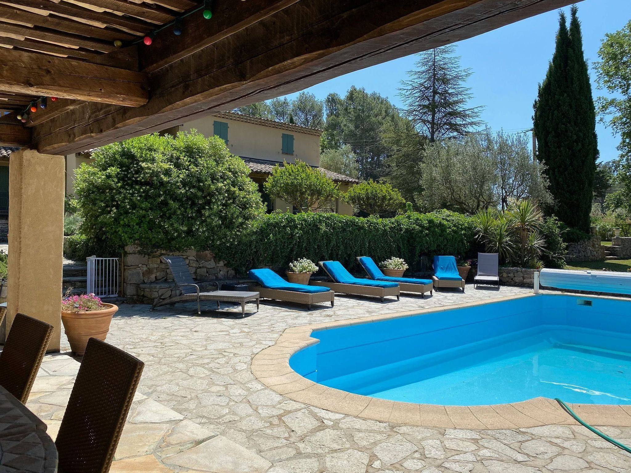 Klimatisiertes Mas Les Heures Bleues mit Pool