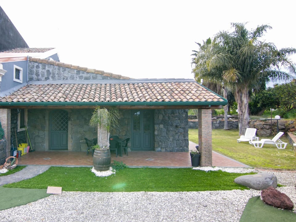 DER RUSTIKALE POZZILLO - Acireale
