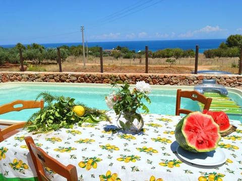 Angenehmes Haus in Castellammare Del Golfo mit privatem Pool