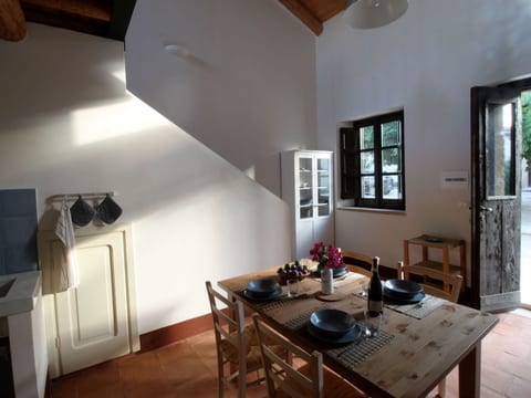 Wohnung in Partinico mit Privatparkplatz