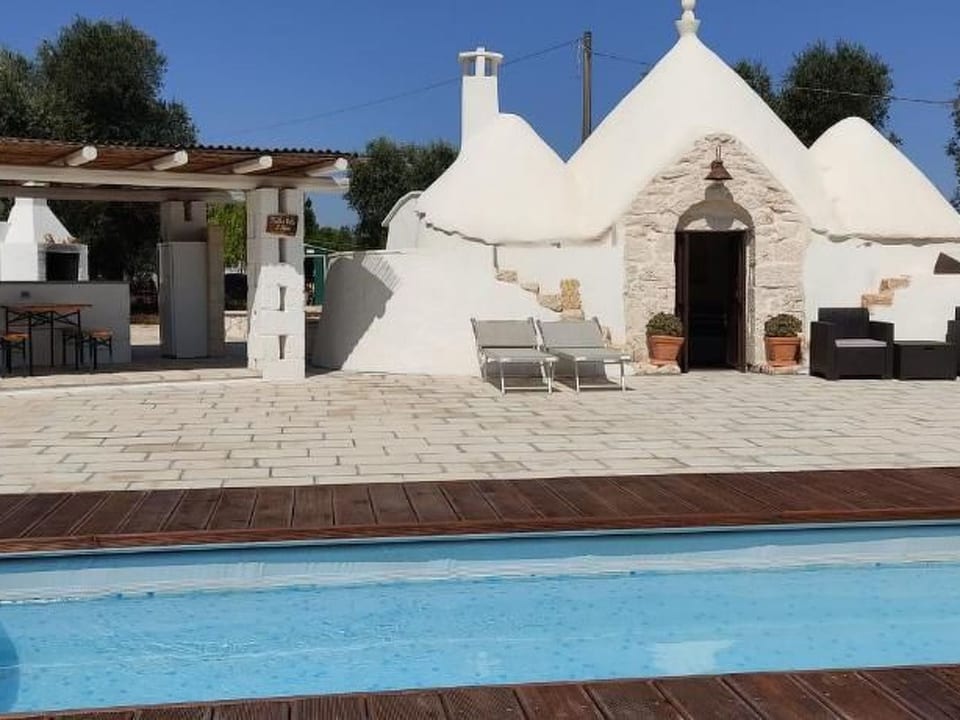 Maison en pierre ronde avec jacuzzi - San Vito dei Normanni