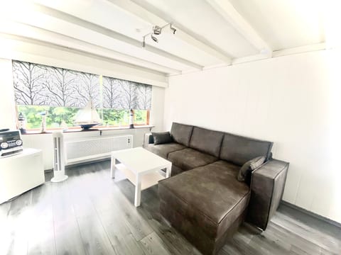 Familienfreundliches Ferienhaus "Angel" mit Garten