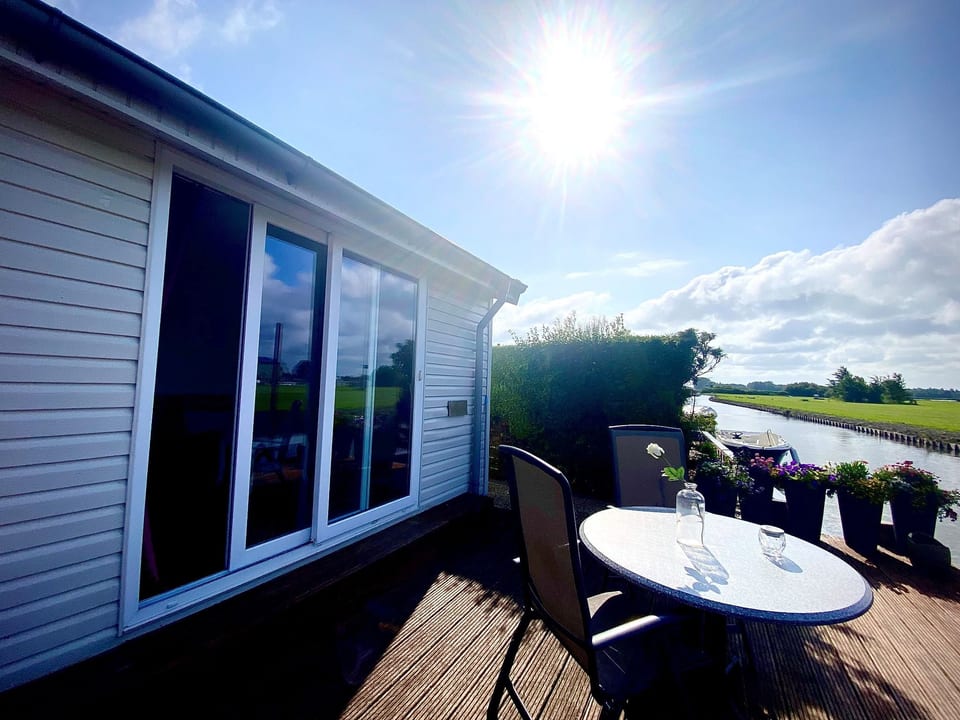 Ela mit Holzgrill, Garten und Terrasse - Wervershoof