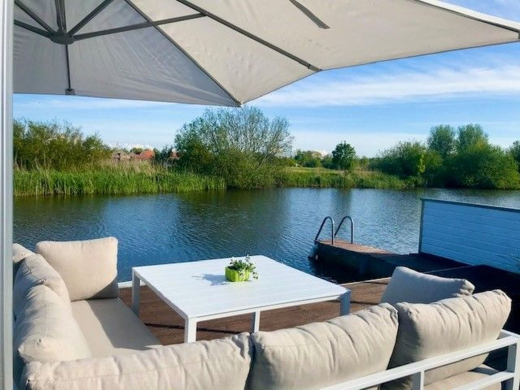 in Wervershoof mit Terrasse und Garten