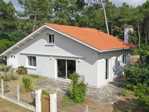 Renoviertes Haus am Rande des Landes-Waldes