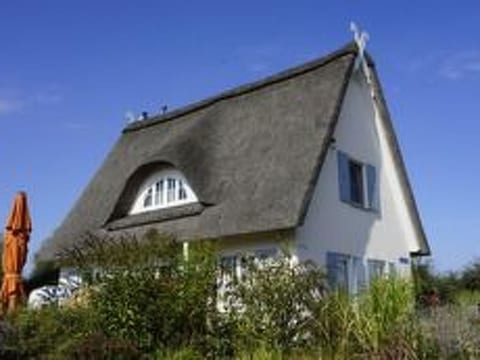in Hohenkirchen mit Garten
