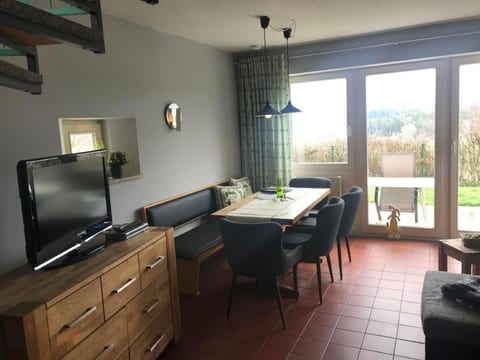 Ferienbungalow mit Blick auf das Wasser