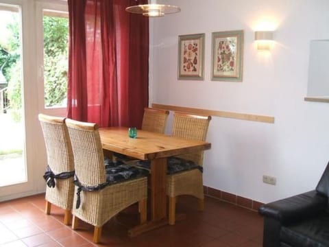 Charmantes Ferienhaus in Zandt mit Garten