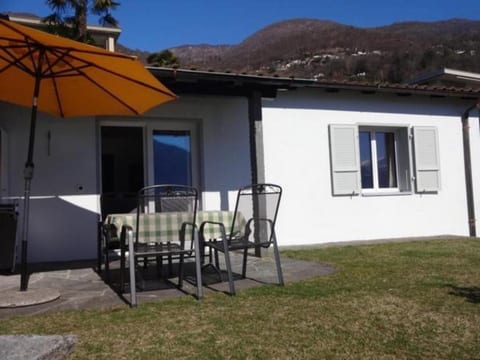 Öko-Haus P Pool Garten herrlicher Seeblick