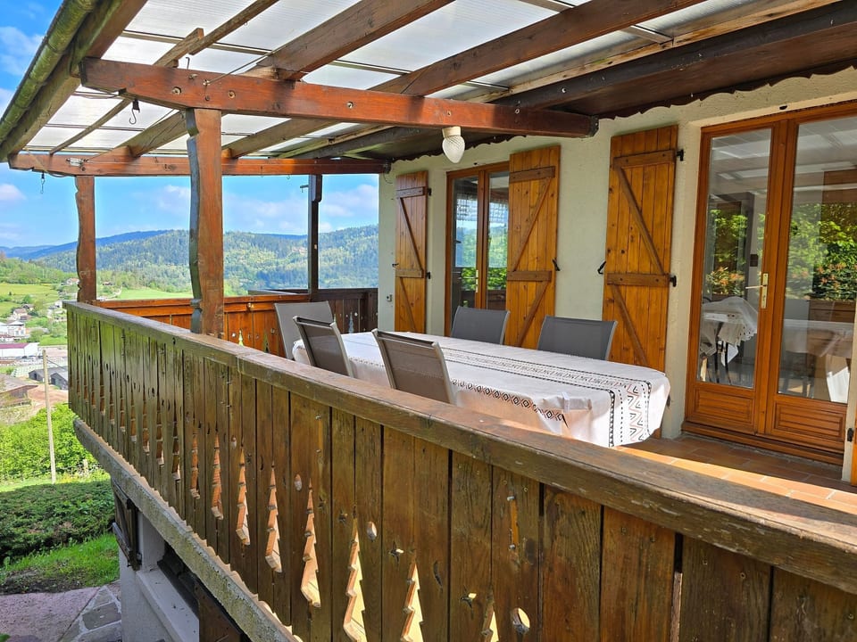 Le Chalet Sous Les Sapins, con piscina, sauna - Cleurie