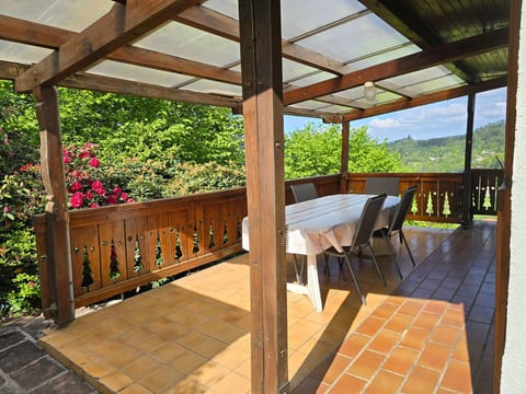 Le Chalet Sous Les Sapins, mit Swimmingpool, Sauna